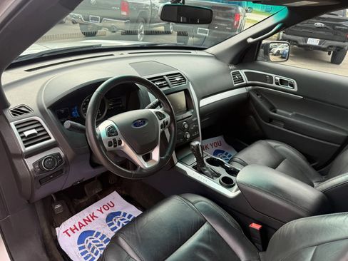 Used 2014 Ford Explorer XLT w/ Equipment Group 202A image 18