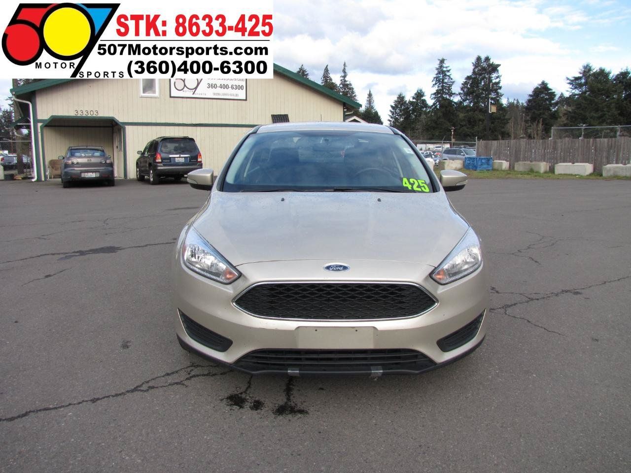 Used 2018 Ford Focus SE w/ Cold Weather Package FWD image 10