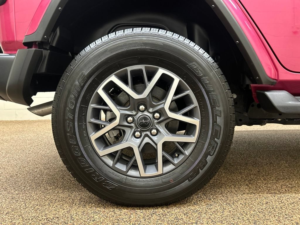 Used 2024 Jeep Wrangler Unlimited Sahara AWD/4WD image 25