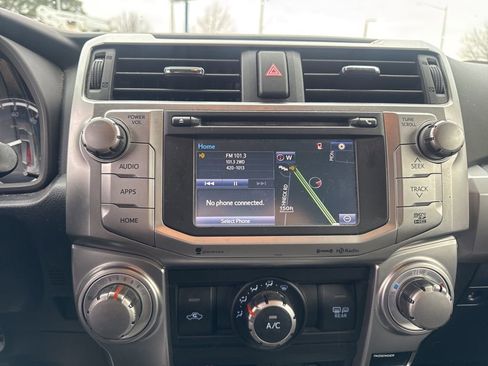 Used 2016 Toyota 4Runner SR5 image 18