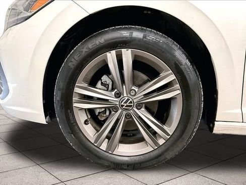 Used 2023 Volkswagen Jetta SE w/ Panoramic Sunroof Package FWD image 8