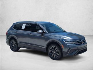 Used 2023 Volkswagen Tiguan SE FWD video 3