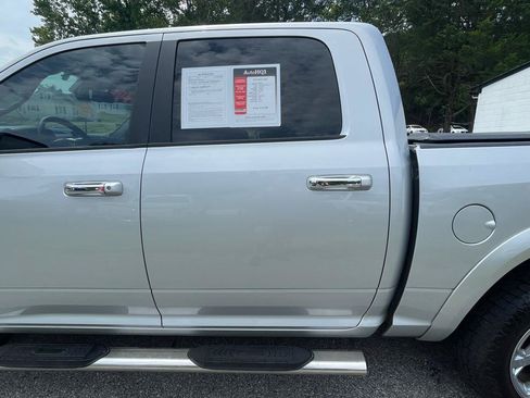 Used 2018 RAM 1500 Laramie w/ Convenience Group AWD/4WD image 4