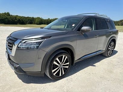 Used 2023 Nissan Pathfinder Platinum w/ Cargo Package