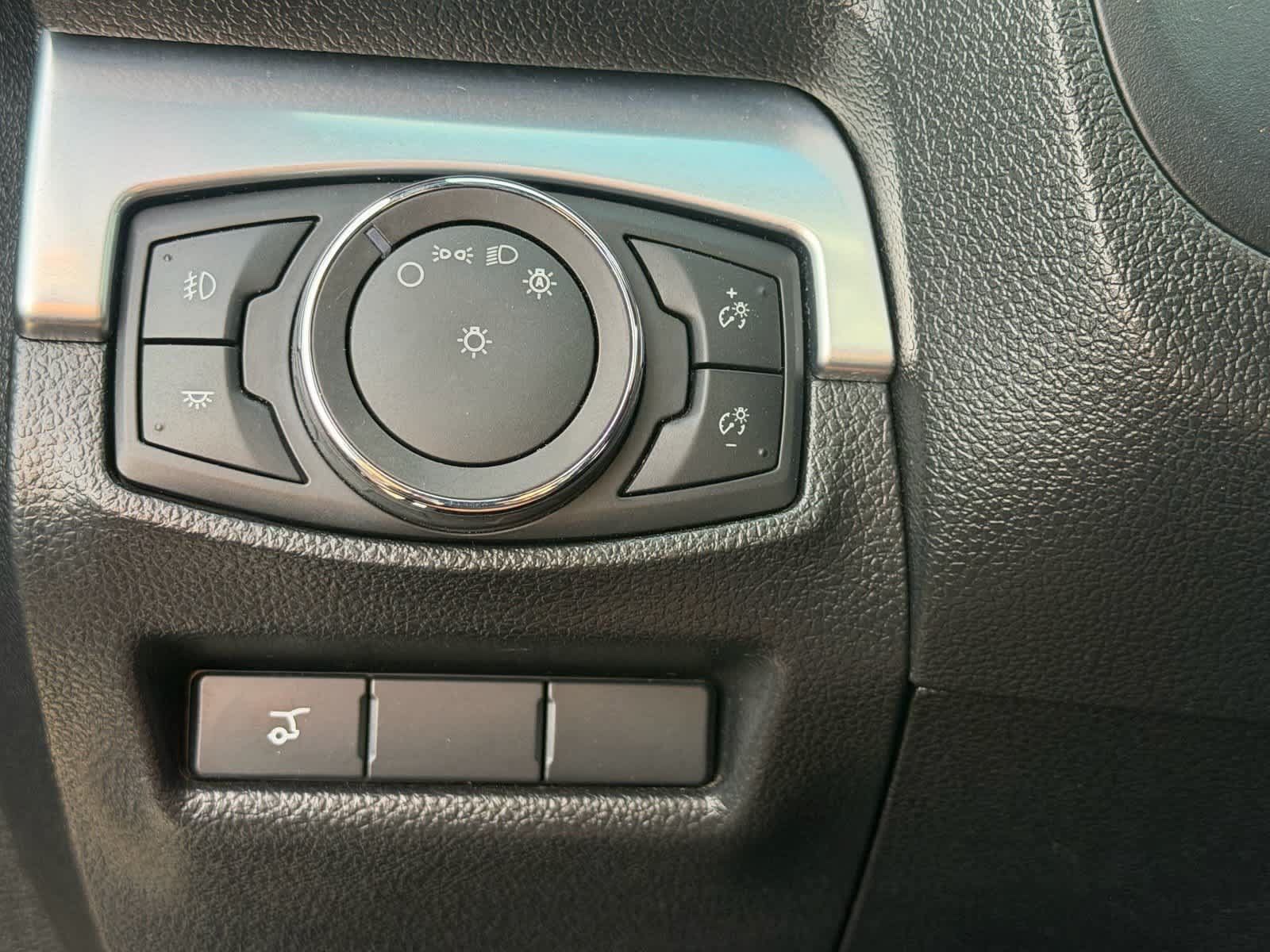 Used 2018 Ford Explorer Limited FWD image 13