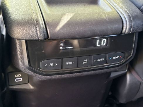 Used 2025 Toyota Grand Highlander FWD image 17