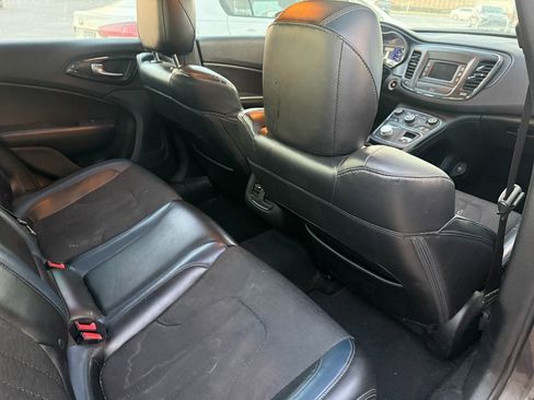 Used 2015 Chrysler 200 S w/ Comfort Group image 4