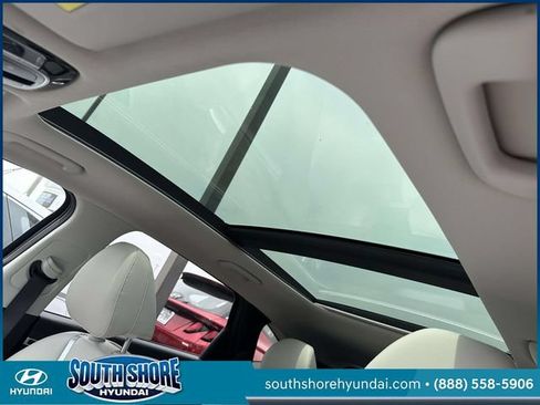 Certified 2023 Hyundai Tucson Limited AWD/4WD image 22
