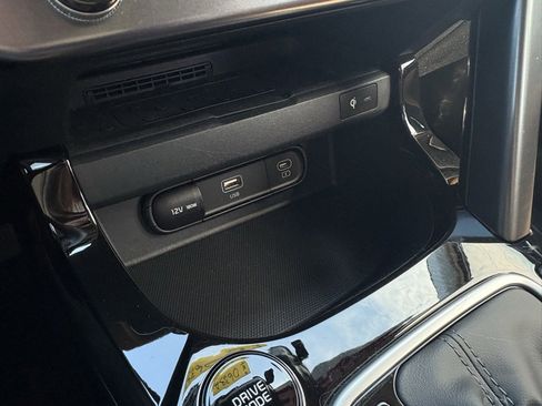 Used 2024 Kia Seltos SX image 19