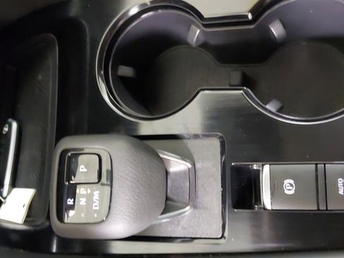 Used 2024 Nissan Rogue SV AWD/4WD image 21