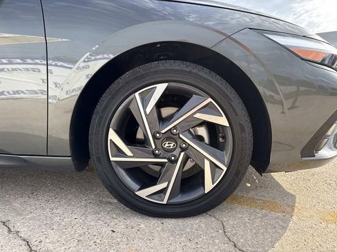 Used 2025 Hyundai Elantra SEL FWD image 7
