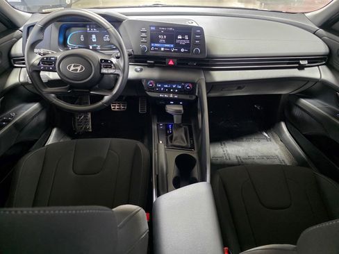 Certified 2025 Hyundai Elantra Sport FWD image 18