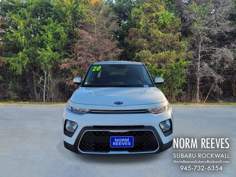 Used 2020 Kia Soul LX image 2
