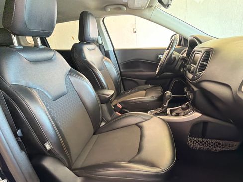 Used 2018 Jeep Compass Latitude w/ Safe & Security Group AWD/4WD image 24