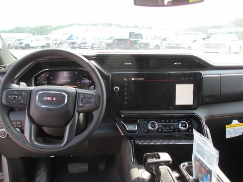New 2026 GMC Sierra 1500 AT4 w/ AT4 Premium Package AWD/4WD image 18