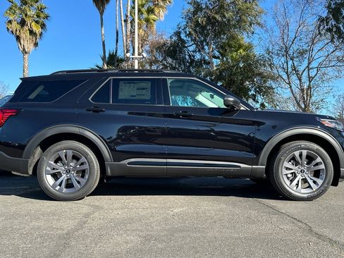 New 2026 Ford Explorer Active w/ Active Comfort Package image 4