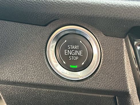 Used 2025 Chevrolet Traverse RS AWD/4WD image 37
