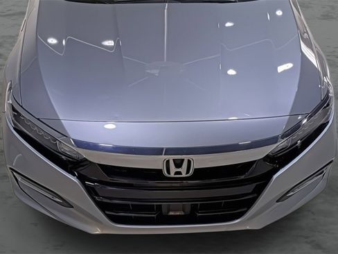 Used 2019 Honda Accord Hybrid image 16