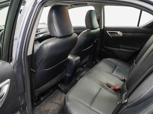 Used 2013 Lexus CT 200h w/ Leather Pkg FWD image 19