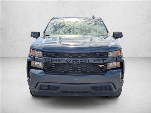 Used 2022 Chevrolet Silverado 1500 Custom RWD image 2