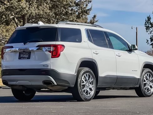 Used 2023 GMC Acadia SLT image 4