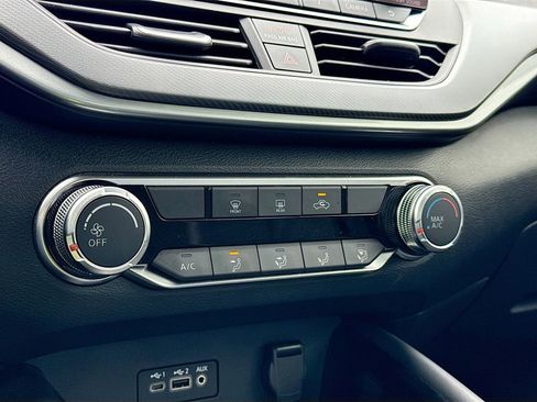 Used 2024 Nissan Altima 2.5 SR image 14