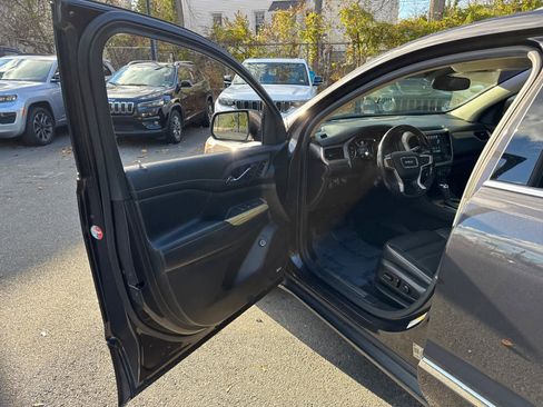 Used 2019 GMC Acadia Denali w/ Technology Package image 11