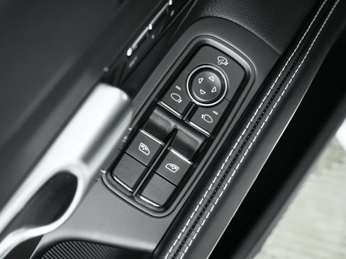 Used 2025 Porsche 718 Cayman RWD image 96