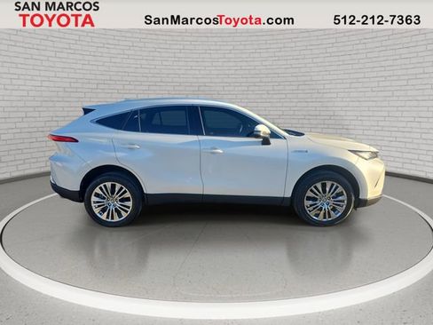 Certified 2021 Toyota Venza Limited image 4