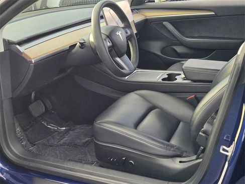 Used 2023 Tesla Model 3 Standard Range image 13