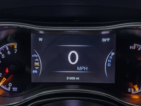 Used 2021 Jeep Grand Cherokee Limited image 32