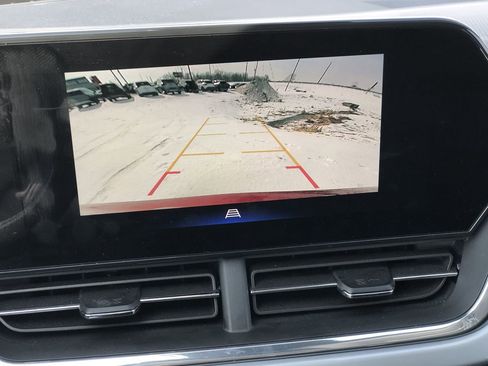 Used 2025 Chevrolet Trax LT w/ LT Convenience Package image 20