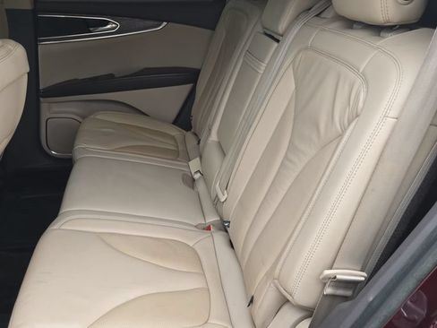 Used 2017 Lincoln MKX Select w/ Select Plus Package FWD image 10