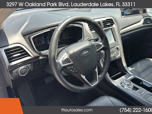 Used 2018 Ford Fusion SE w/ Equipment Group 602A FWD image 22