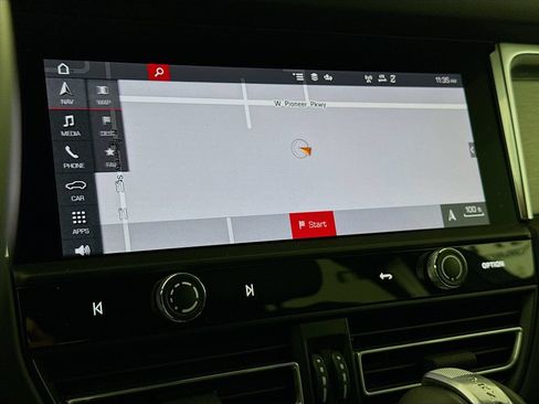 Used 2025 Porsche Macan S AWD/4WD image 13