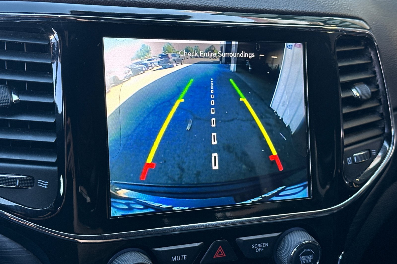 Used 2020 Jeep Grand Cherokee Altitude AWD/4WD image 25