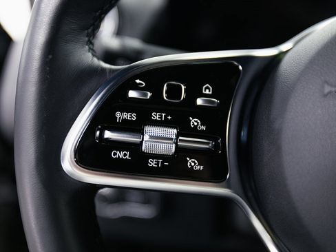 Certified 2023 Mercedes-Benz EQB 300 4MATIC image 10