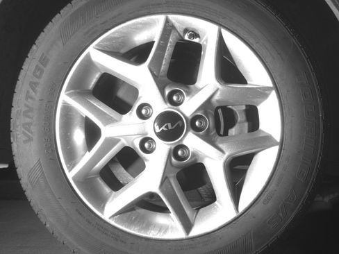 Used 2025 Kia Soul LX w/ LX Technology Package image 13