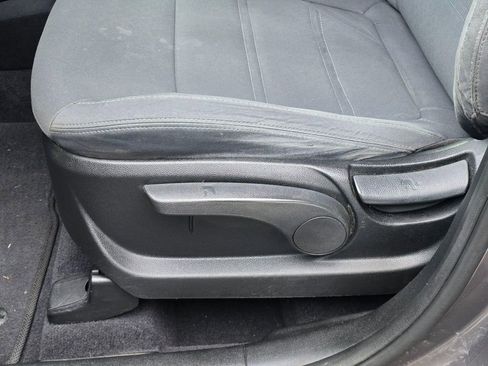 Used 2019 Kia Sorento LX image 13