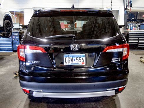 Used 2019 Honda Pilot Touring image 5