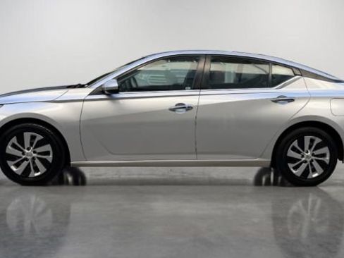 Used 2020 Nissan Altima 2.5 S image 3