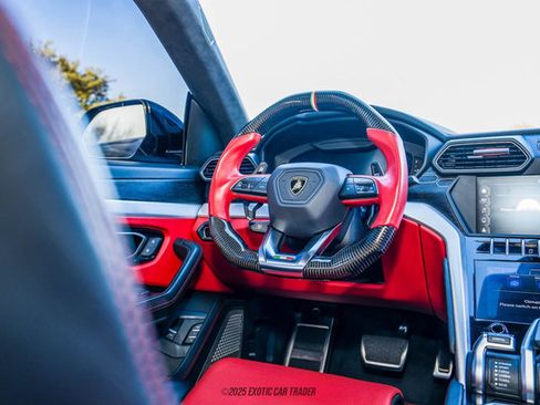 Used 2019 Lamborghini Urus image 28