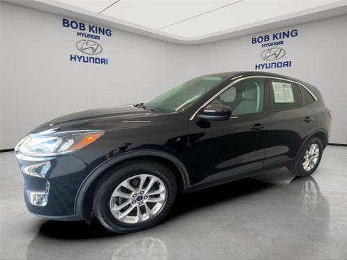 Used 2021 Ford Escape SE FWD image 1