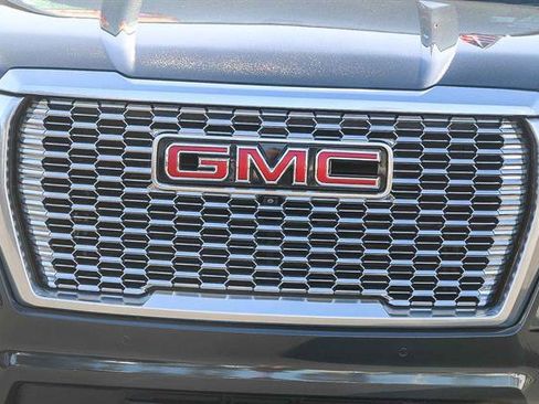 Used 2022 GMC Yukon Denali image 7