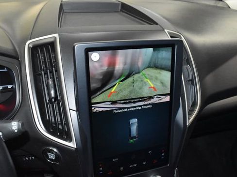 Used 2023 Ford Edge SEL image 14