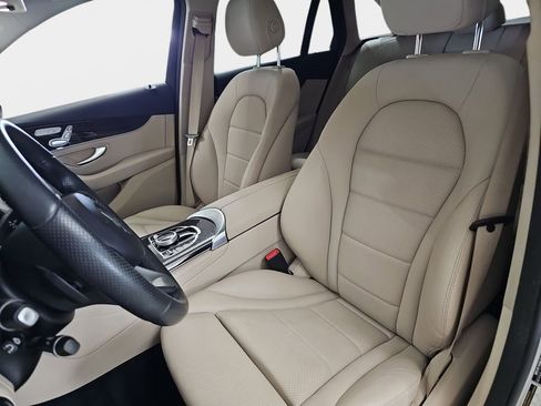 Used 2018 Mercedes-Benz GLC 300 4MATIC image 18