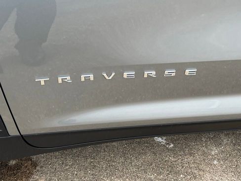 New 2026 Chevrolet Traverse LT w/ Sun and Wheel Package FWD image 25