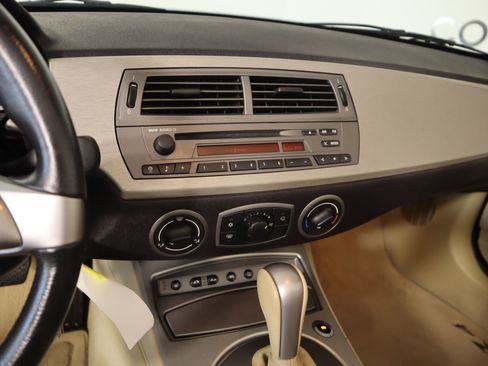 Used 2004 BMW Z4 3.0i image 5