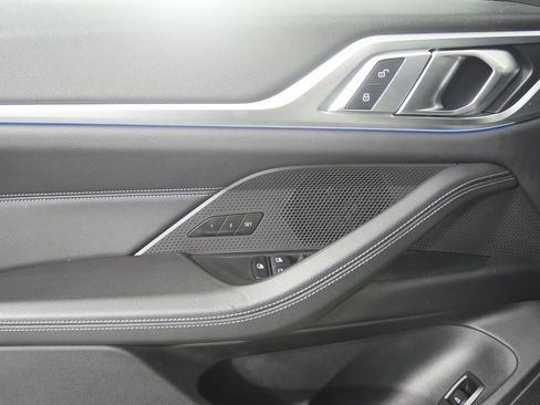 Used 2022 BMW i4 eDrive40 w/ Premium Package image 9