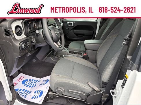 Used 2025 Jeep Wrangler Sport AWD/4WD image 15